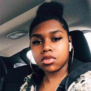 Meet your Posher, Nikia